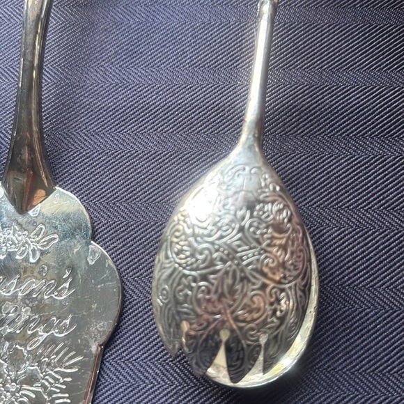 Elegant Silver Utensil Set Holiday! - Picture 3 of 4